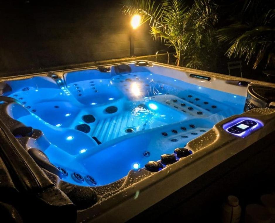 Studio Avec Jacuzzi Saint-Fons Exterior foto